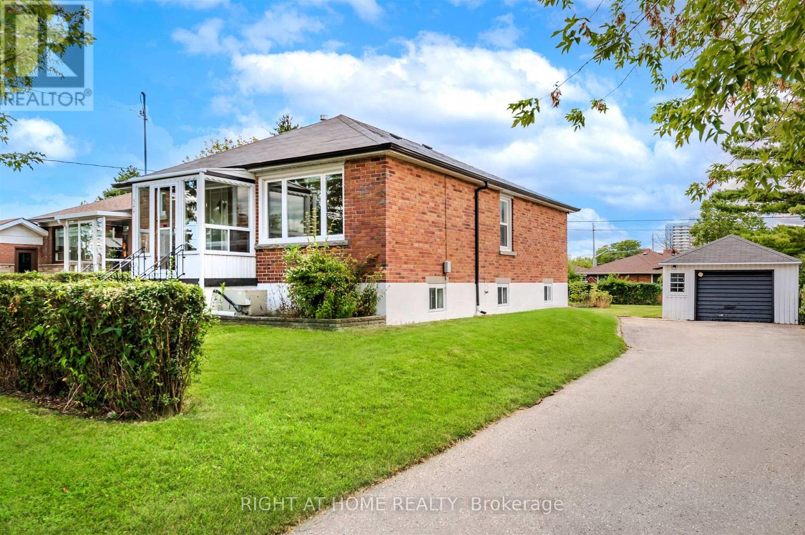 544 Brimley Road, Toronto, Ontario  M1J 1A8 - Photo 2 - E13801904