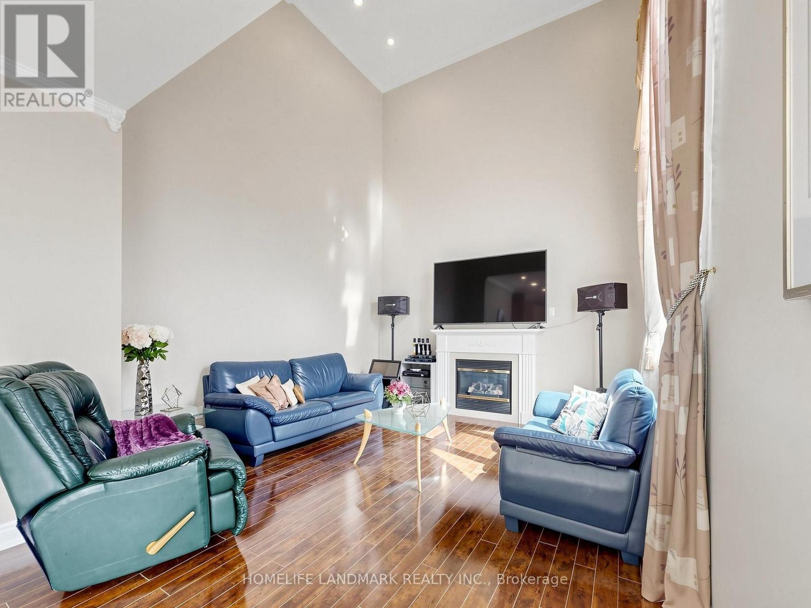 35 Sanderson Road, Markham, Ontario  L6C 2V4 - Photo 7 - N13801704