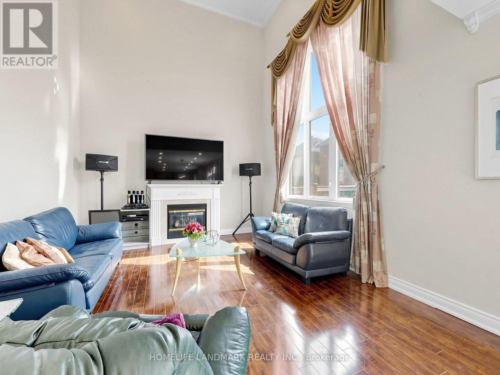 35 Sanderson Road, Markham, Ontario  L6C 2V4 - Photo 8 - N13801704