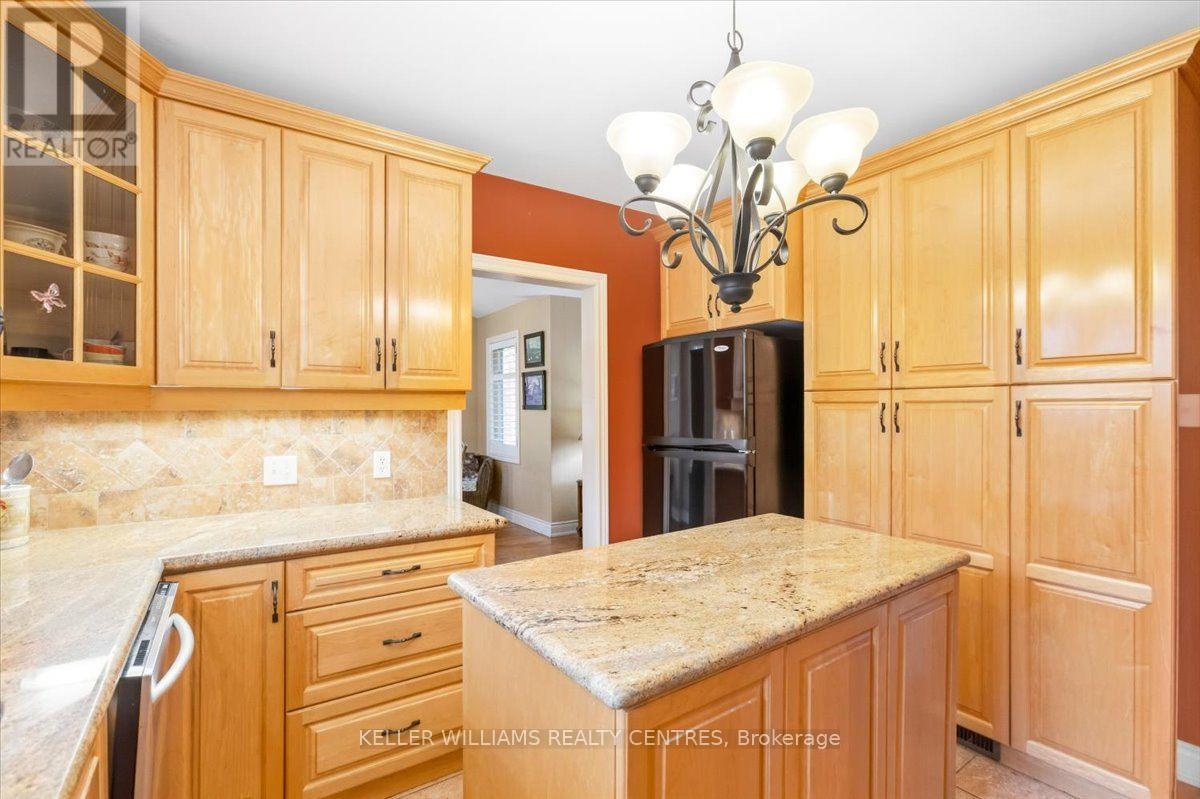 228 Kathryn Crescent, Newmarket, Ontario  L3Y 1M1 - Photo 10 - N13801794