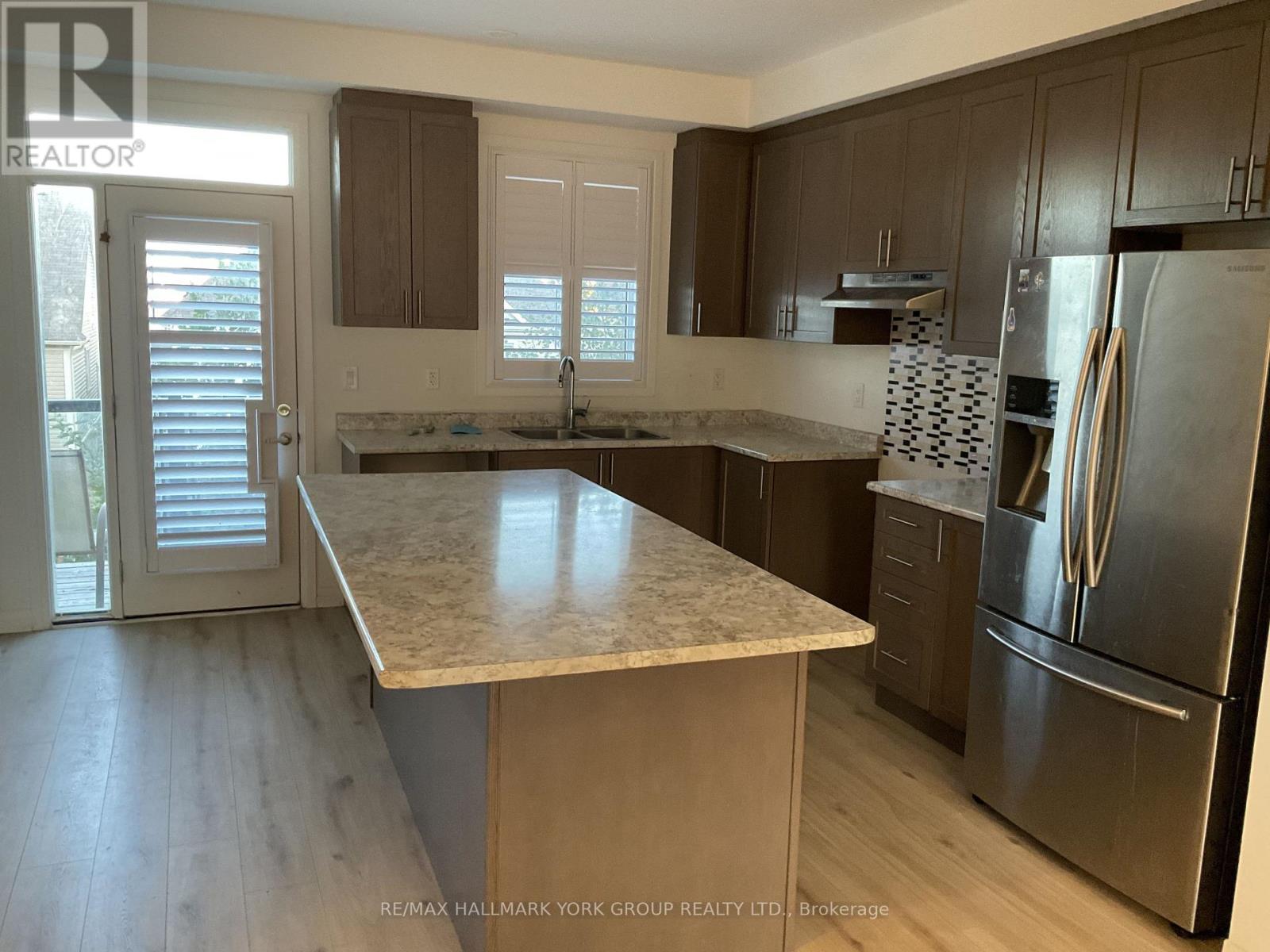 40 - 24 Hughes Lane, New Tecumseth, Ontario  L0G 1H0 - Photo 3 - N13801810