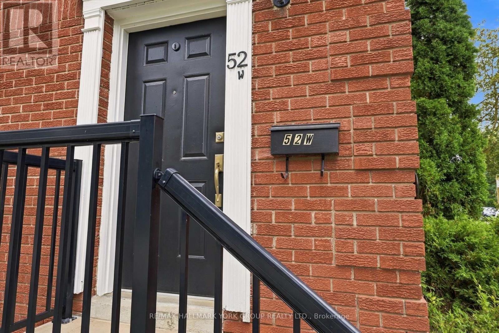 52 Centre Street, Aurora, Ontario  L4G 1J8 - Photo 15 - N13801838