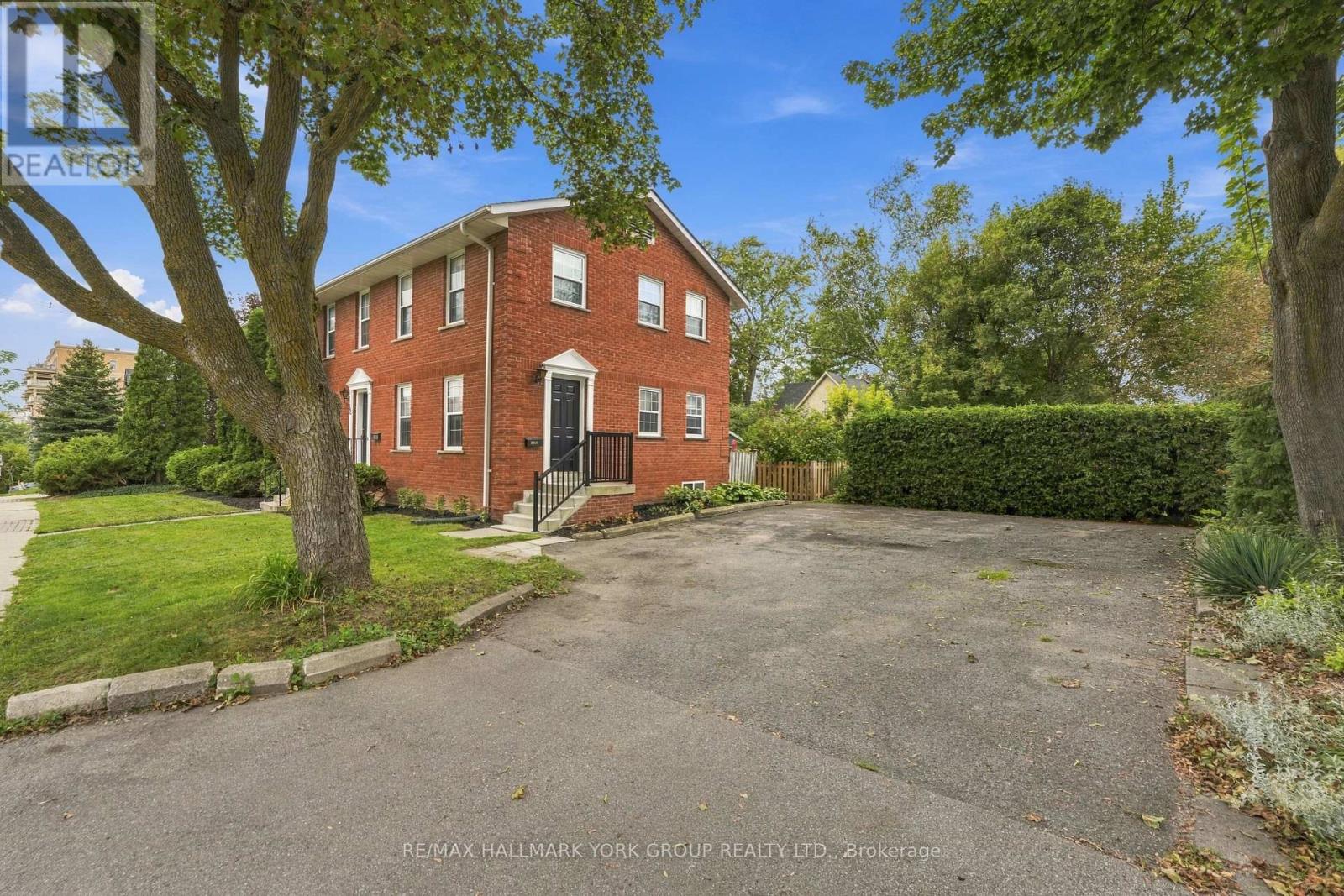 52 Centre Street, Aurora, Ontario  L4G 1J8 - Photo 4 - N13801838
