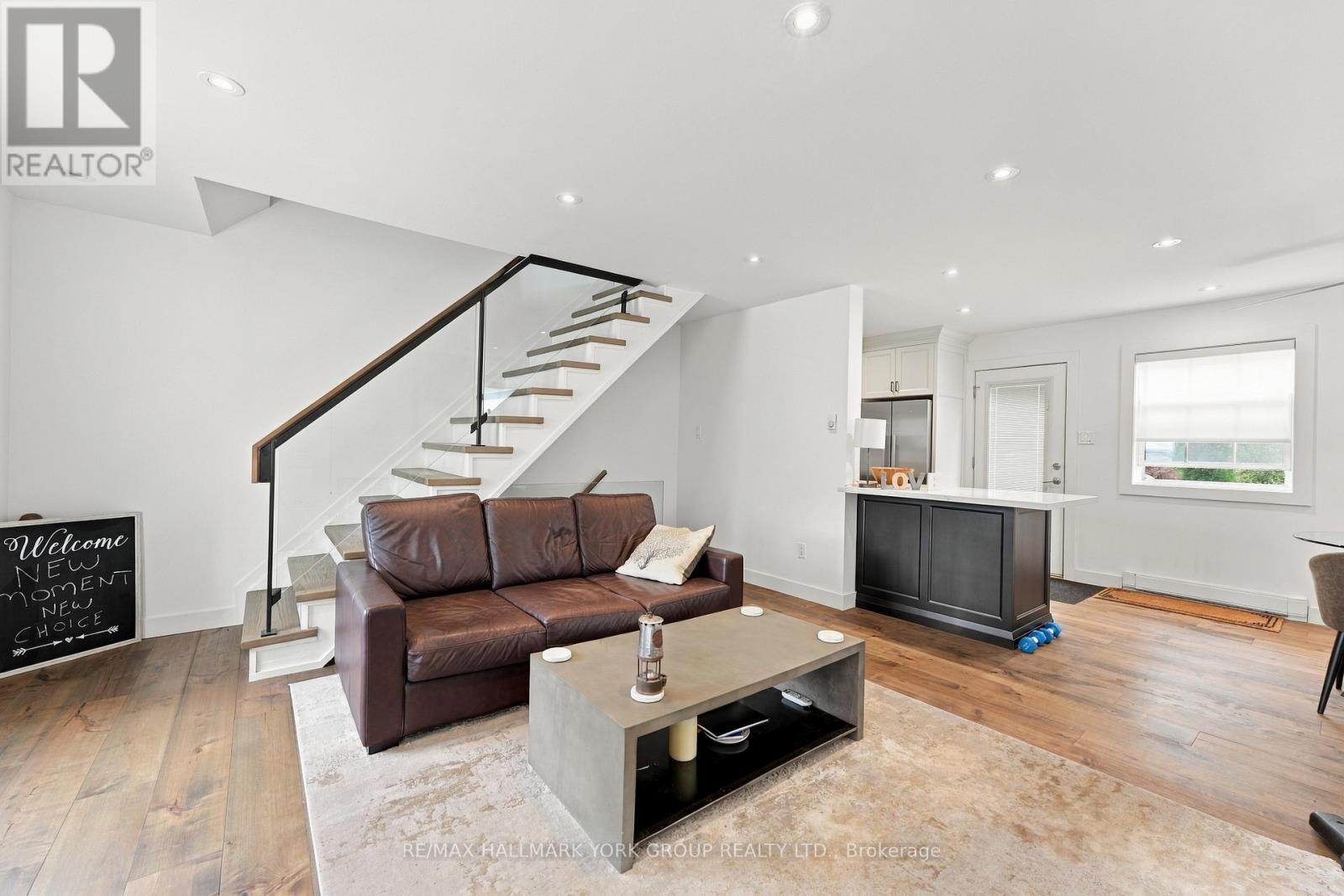 52 Centre Street, Aurora, Ontario  L4G 1J8 - Photo 9 - N13801838