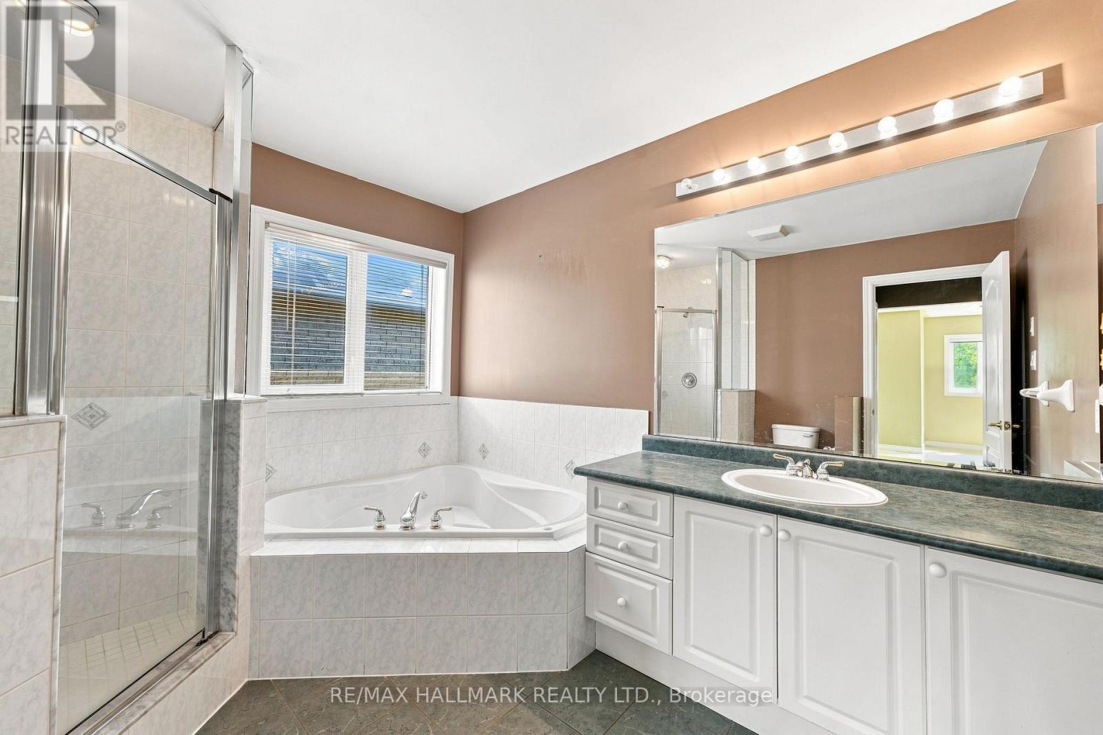 1 Vitlor Drive, Richmond Hill, Ontario  L4E 2Y4 - Photo 24 - N13801908