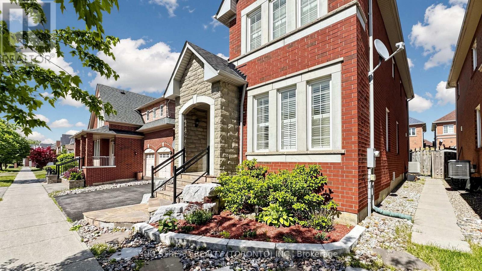 205 Fred Mclaren Boulevard, Markham, Ontario  L6E 1H2 - Photo 2 - N13802038