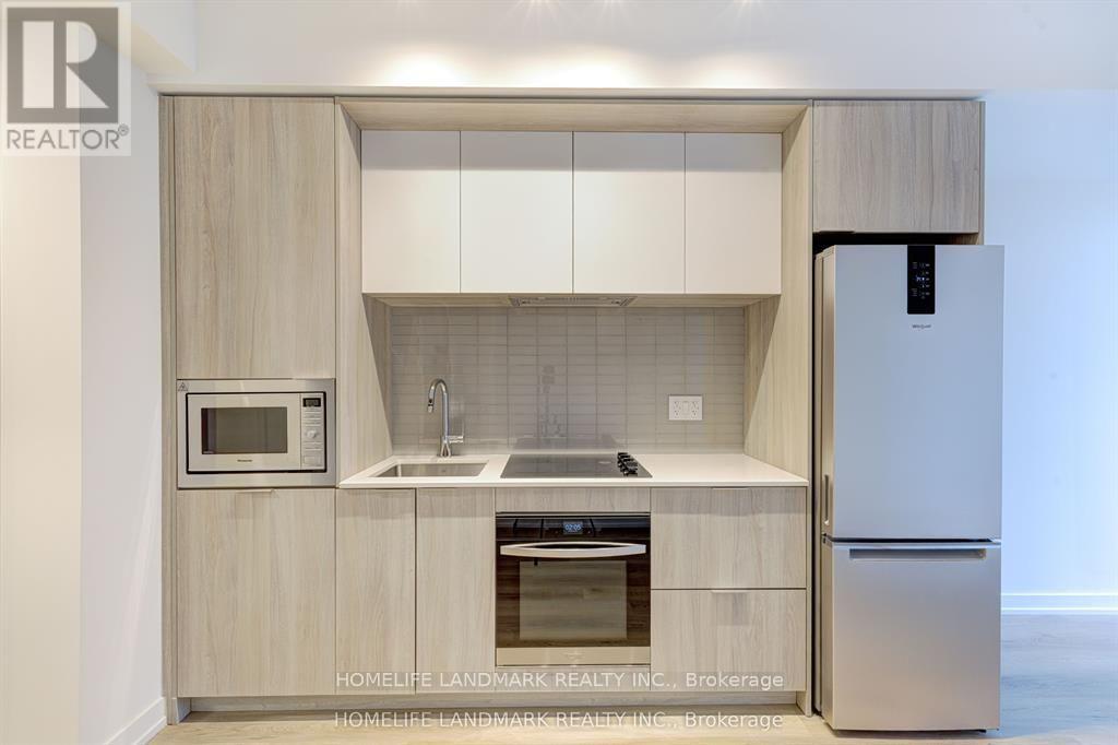 1112 - 395 Square One Drive, Mississauga, Ontario L5B 0P6 - Photo 10 - W13801712