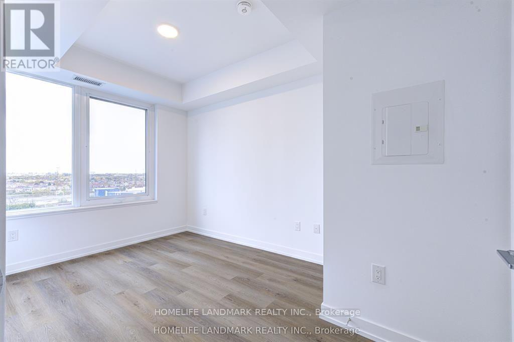 1112 - 395 Square One Drive, Mississauga, Ontario L5B 0P6 - Photo 13 - W13801712
