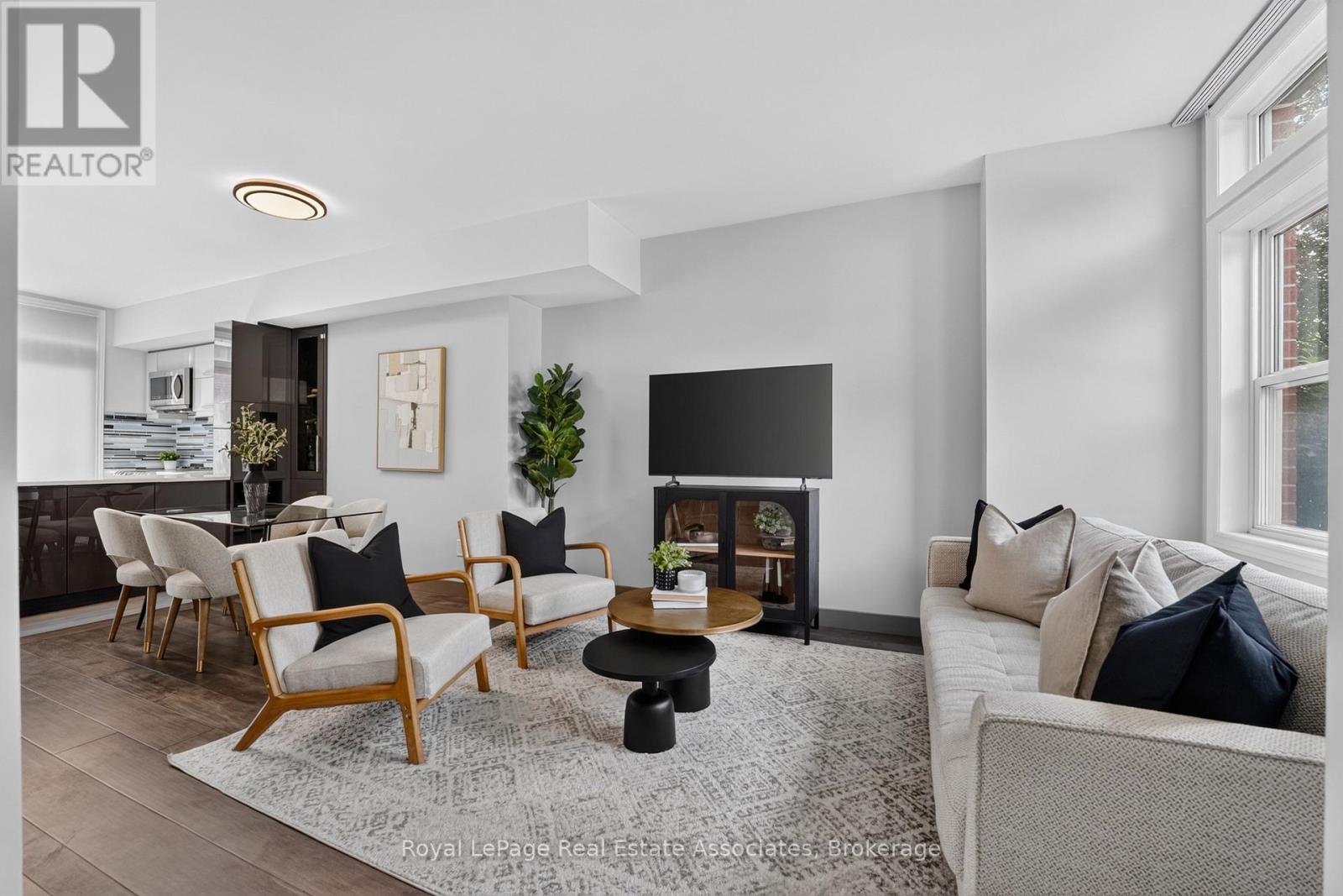 30 Michael Power Place, Toronto, Ontario  M9A 5G9 - Photo 2 - W13801754