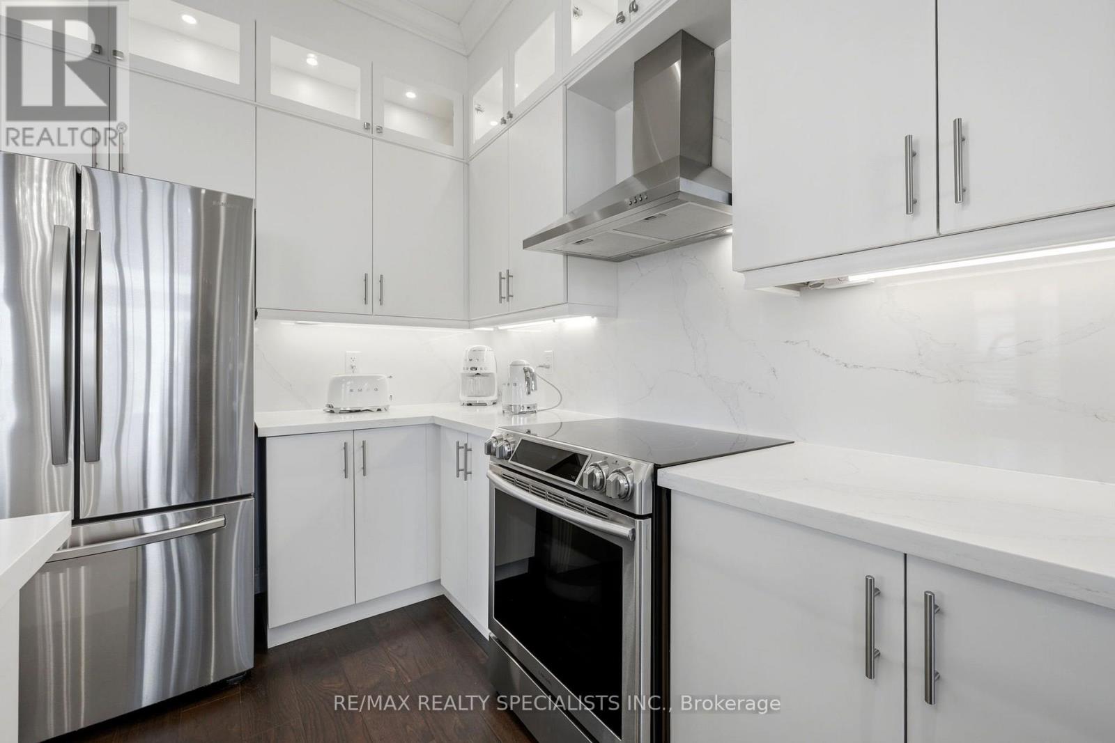 9 Calico Court, Halton Hills, Ontario  L7G 0M1 - Photo 13 - W13801766