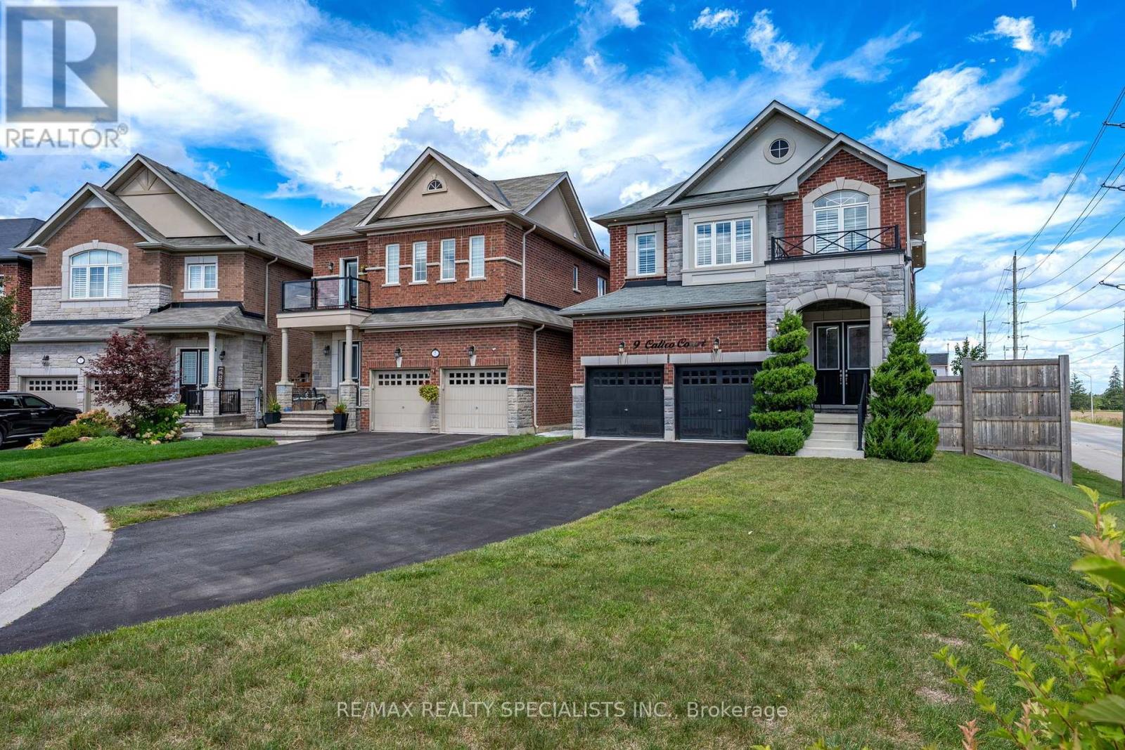 9 Calico Court, Halton Hills, Ontario  L7G 0M1 - Photo 2 - W13801766