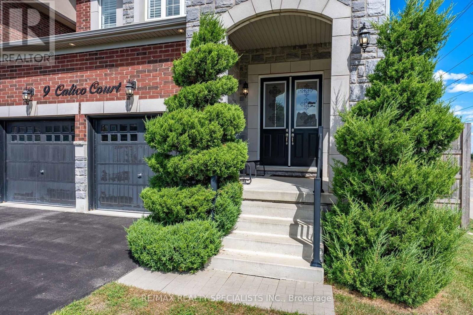 9 Calico Court, Halton Hills, Ontario  L7G 0M1 - Photo 3 - W13801766