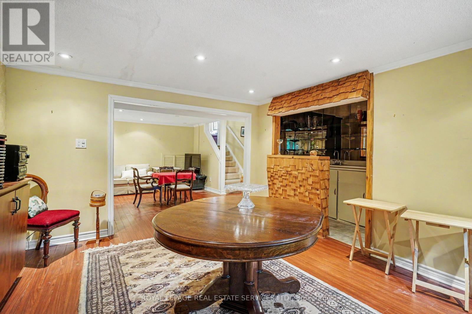 1577 Thompson Street, Mississauga, Ontario  L5C 1B4 - Photo 19 - W13801776