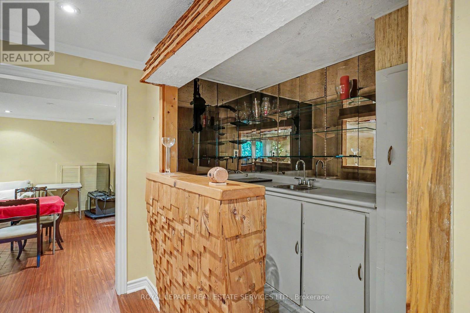 1577 Thompson Street, Mississauga, Ontario  L5C 1B4 - Photo 20 - W13801776