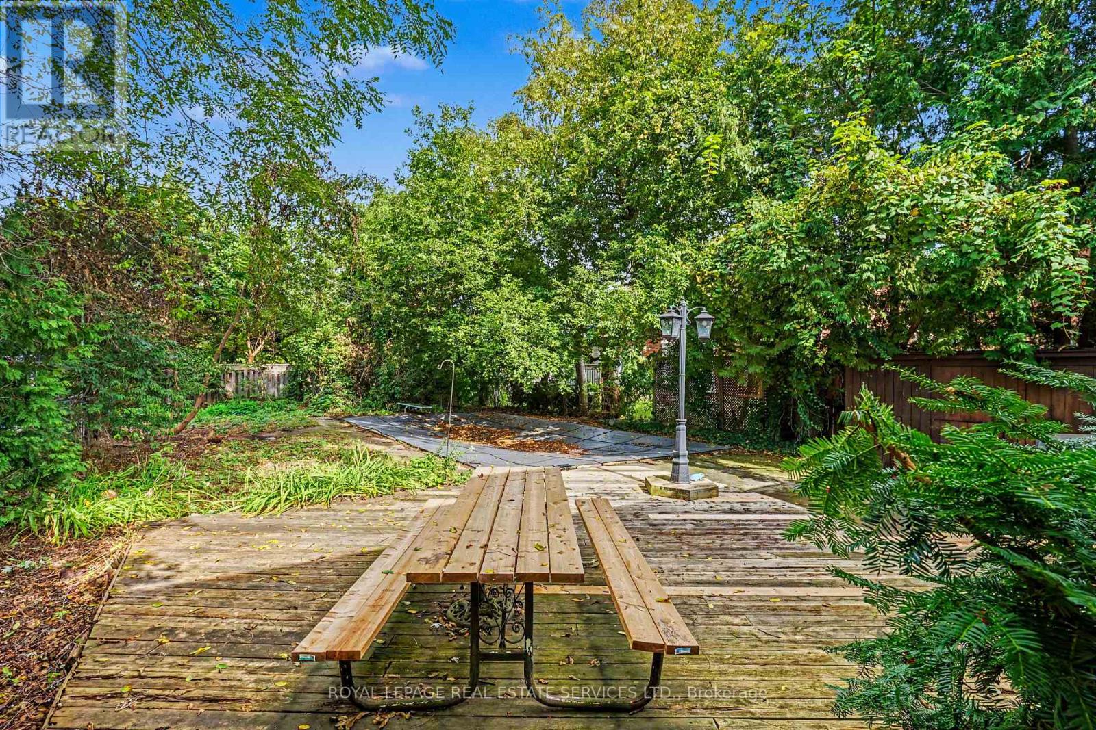 1577 Thompson Street, Mississauga, Ontario  L5C 1B4 - Photo 31 - W13801776