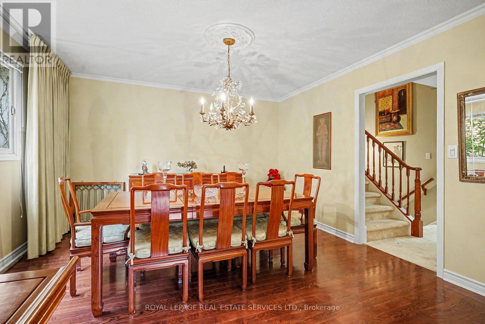 1577 Thompson Street, Mississauga, Ontario  L5C 1B4 - Photo 7 - W13801776