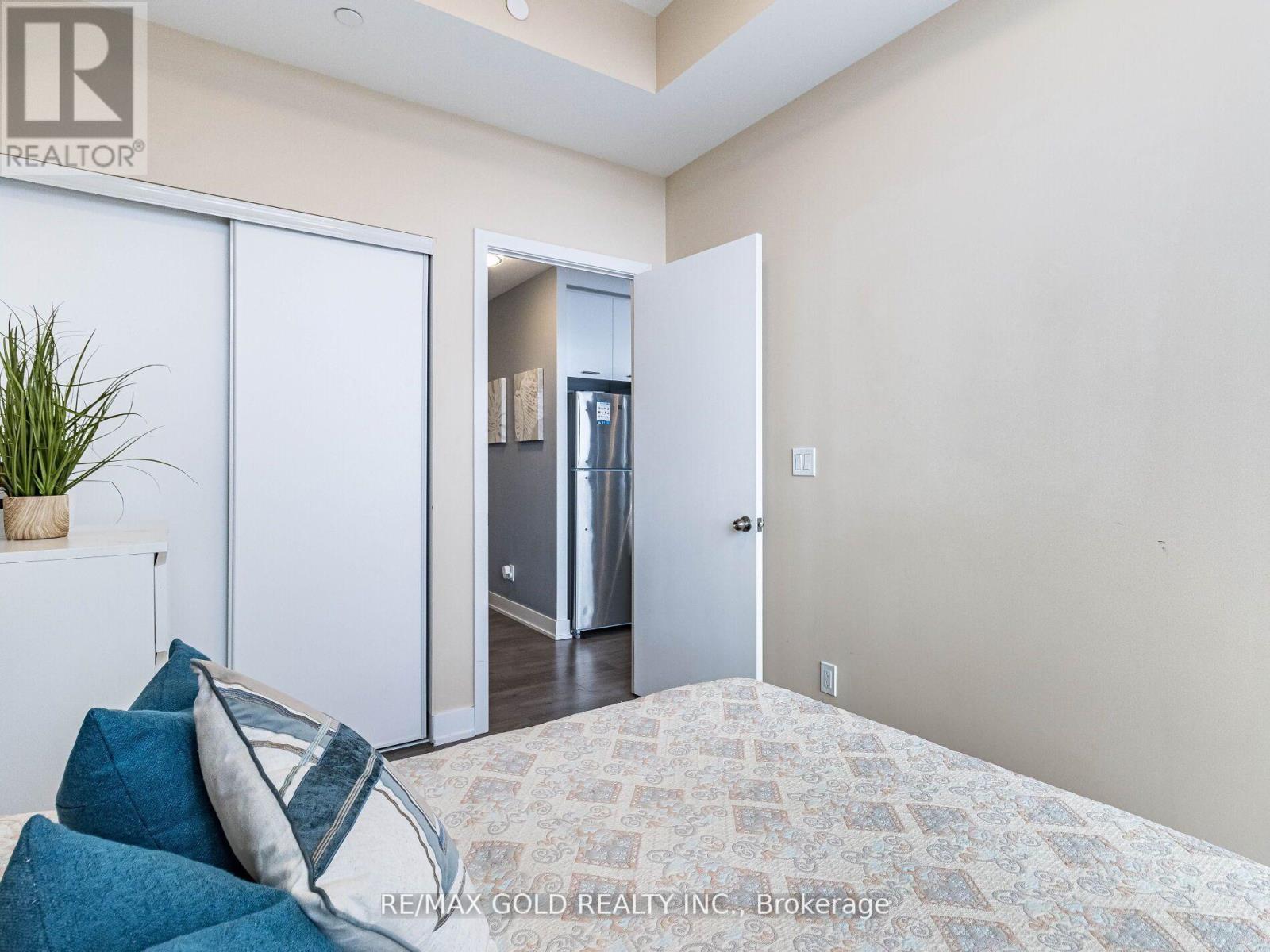 609 - 180 Veterans Drive, Brampton, Ontario  L7A 5G7 - Photo 10 - W13801840