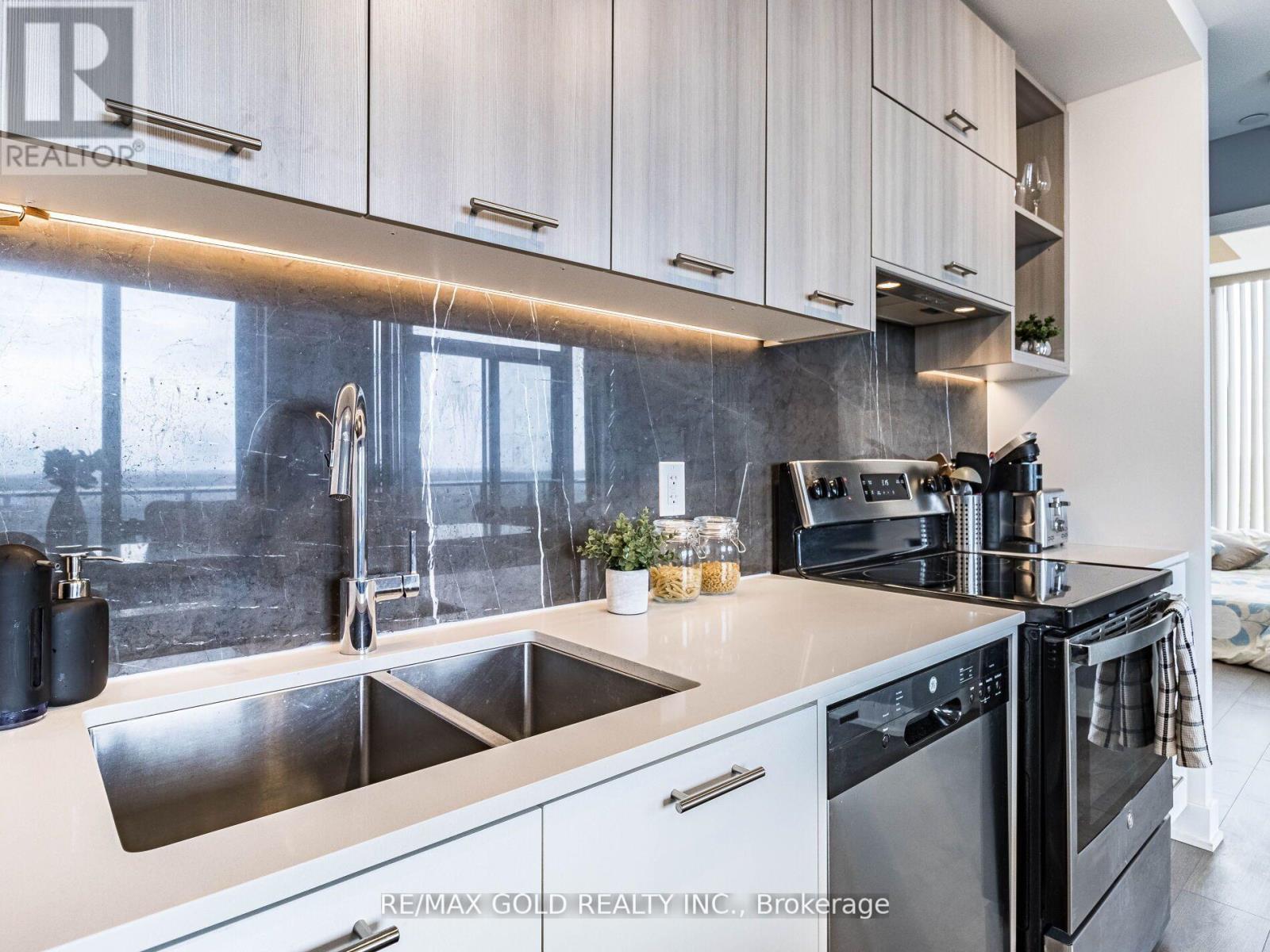 609 - 180 Veterans Drive, Brampton, Ontario  L7A 5G7 - Photo 17 - W13801840