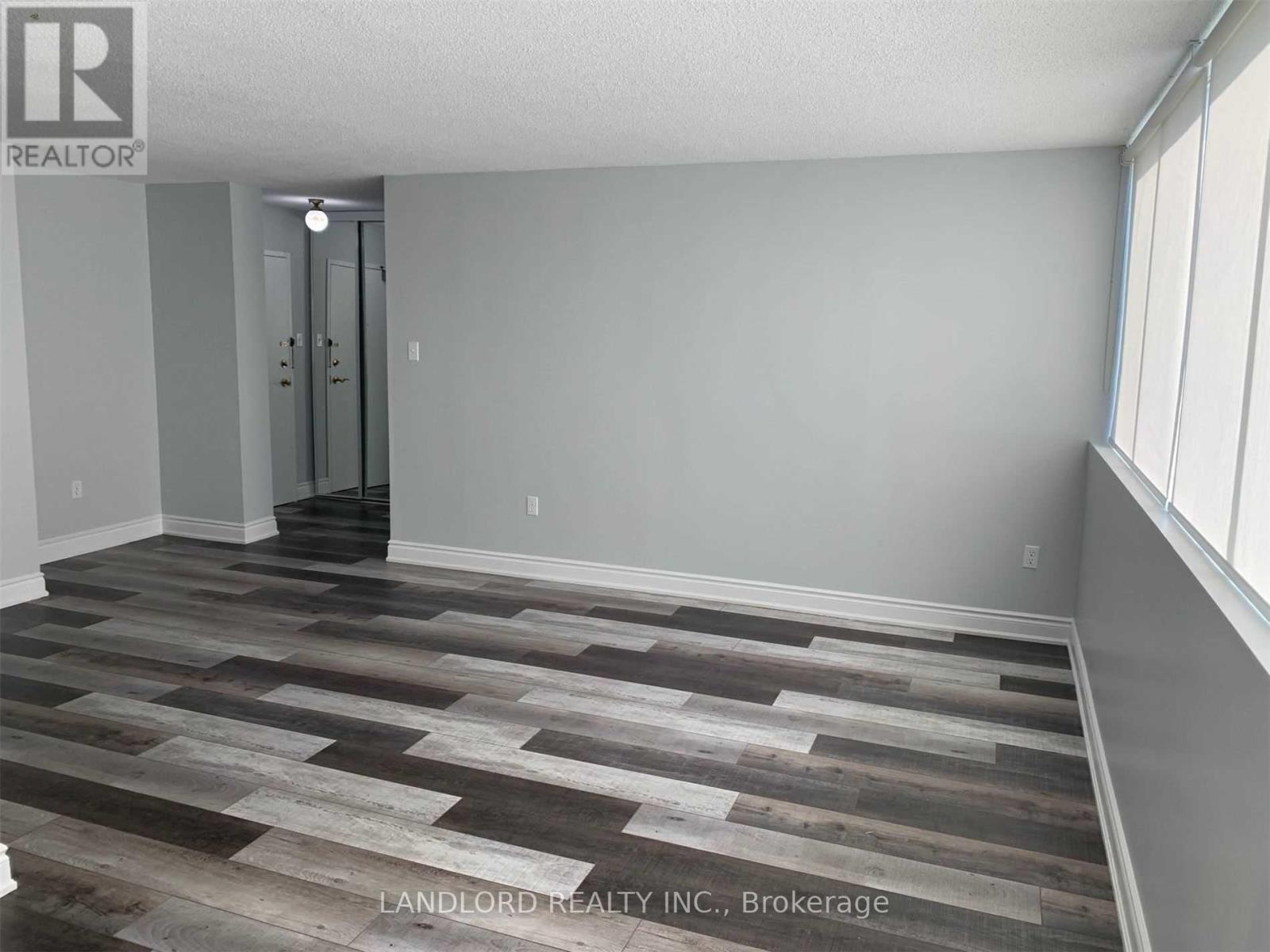 405 - 3590 Kaneff Crescent, Mississauga, Ontario  L5A 3X3 - Photo 4 - W13801864