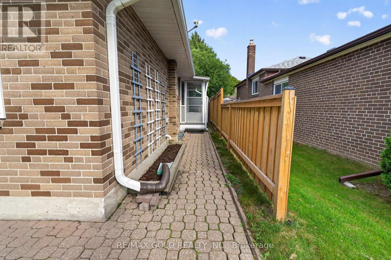 234 Avondale Boulevard, Brampton, Ontario  L6T 1J4 - Photo 38 - W13801906