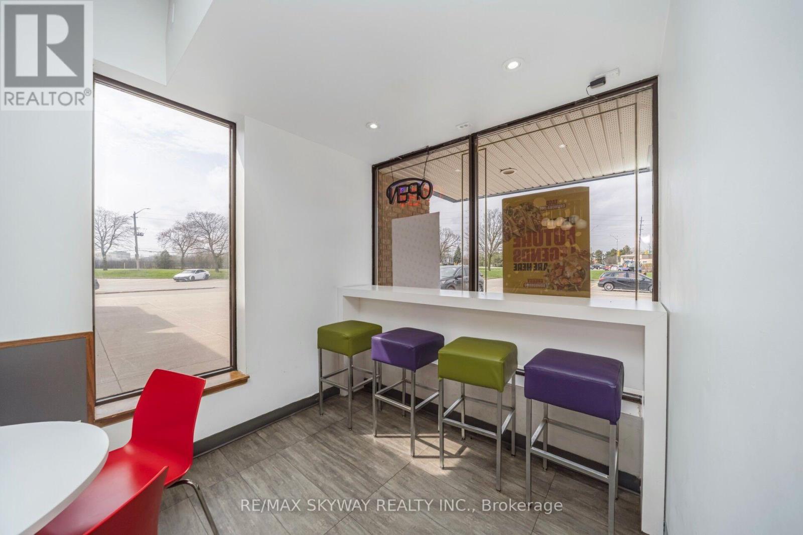 D113 - 4490 Fairview Street, Burlington, Ontario  L7L 5P9 - Photo 7 - W13801934