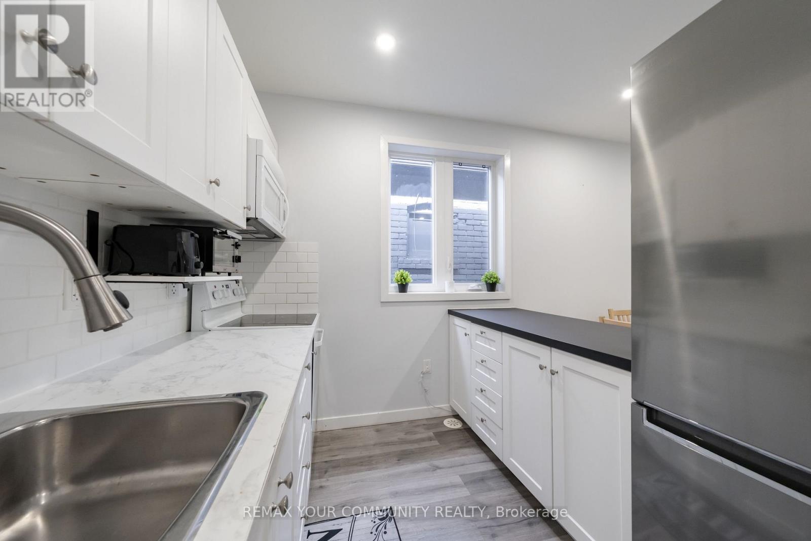 Main - 50 Brownville Avenue, Toronto, Ontario  M6N 4L3 - Photo 10 - W13801936
