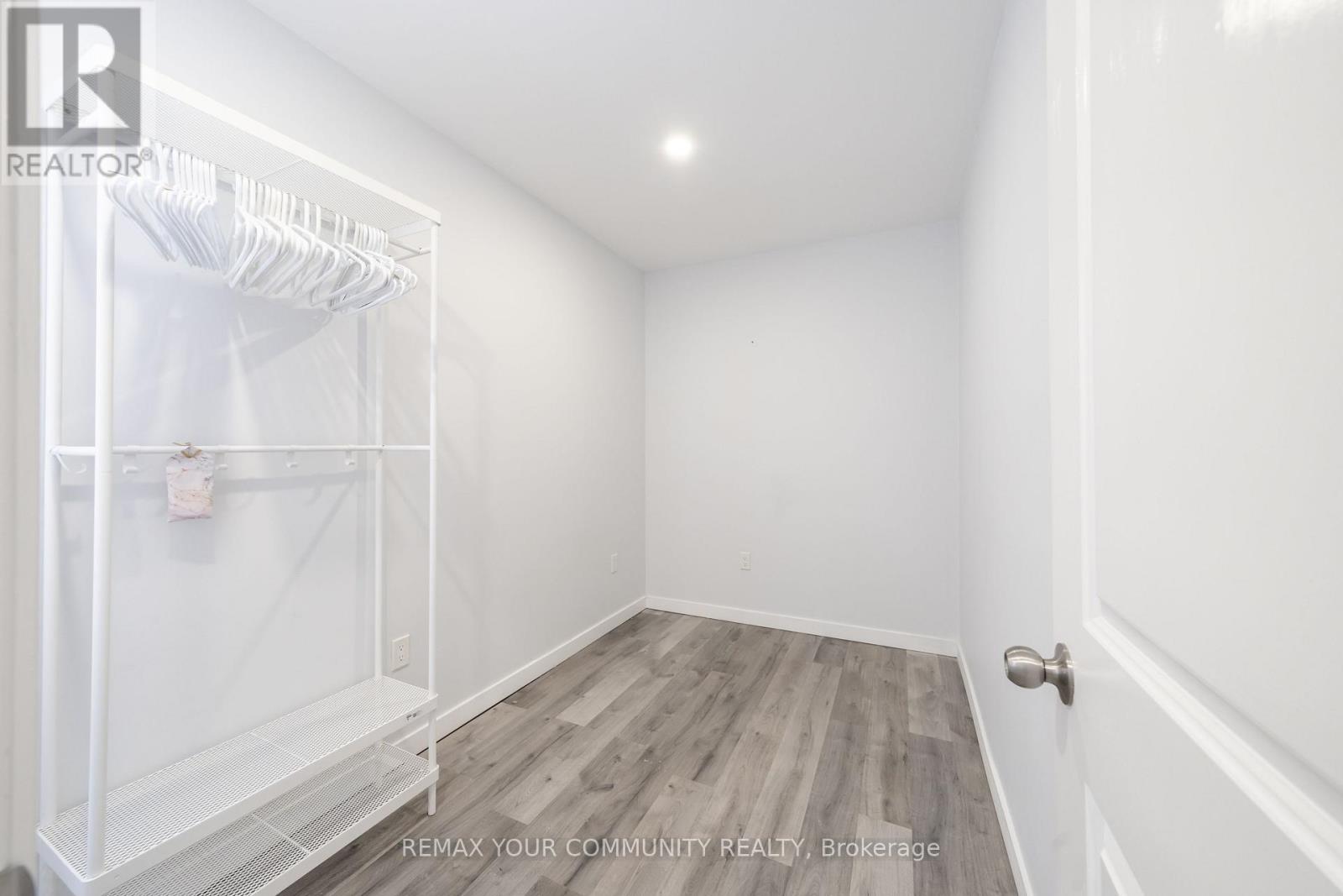 Main - 50 Brownville Avenue, Toronto, Ontario  M6N 4L3 - Photo 12 - W13801936