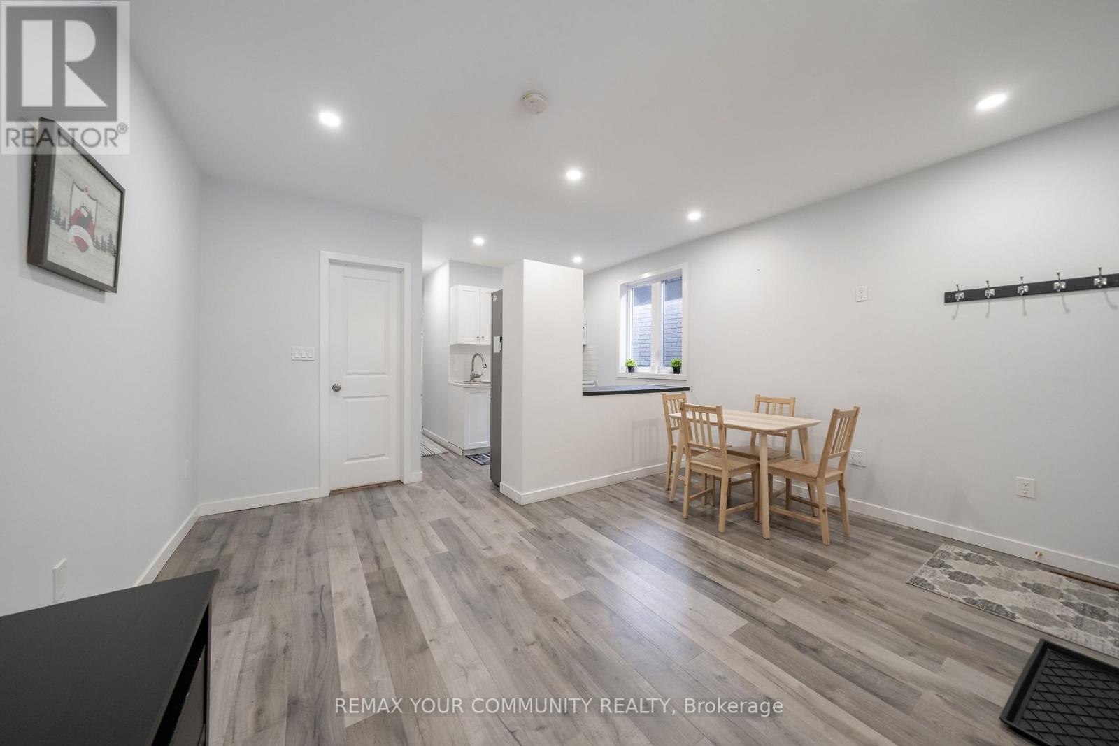 Main - 50 Brownville Avenue, Toronto, Ontario  M6N 4L3 - Photo 6 - W13801936