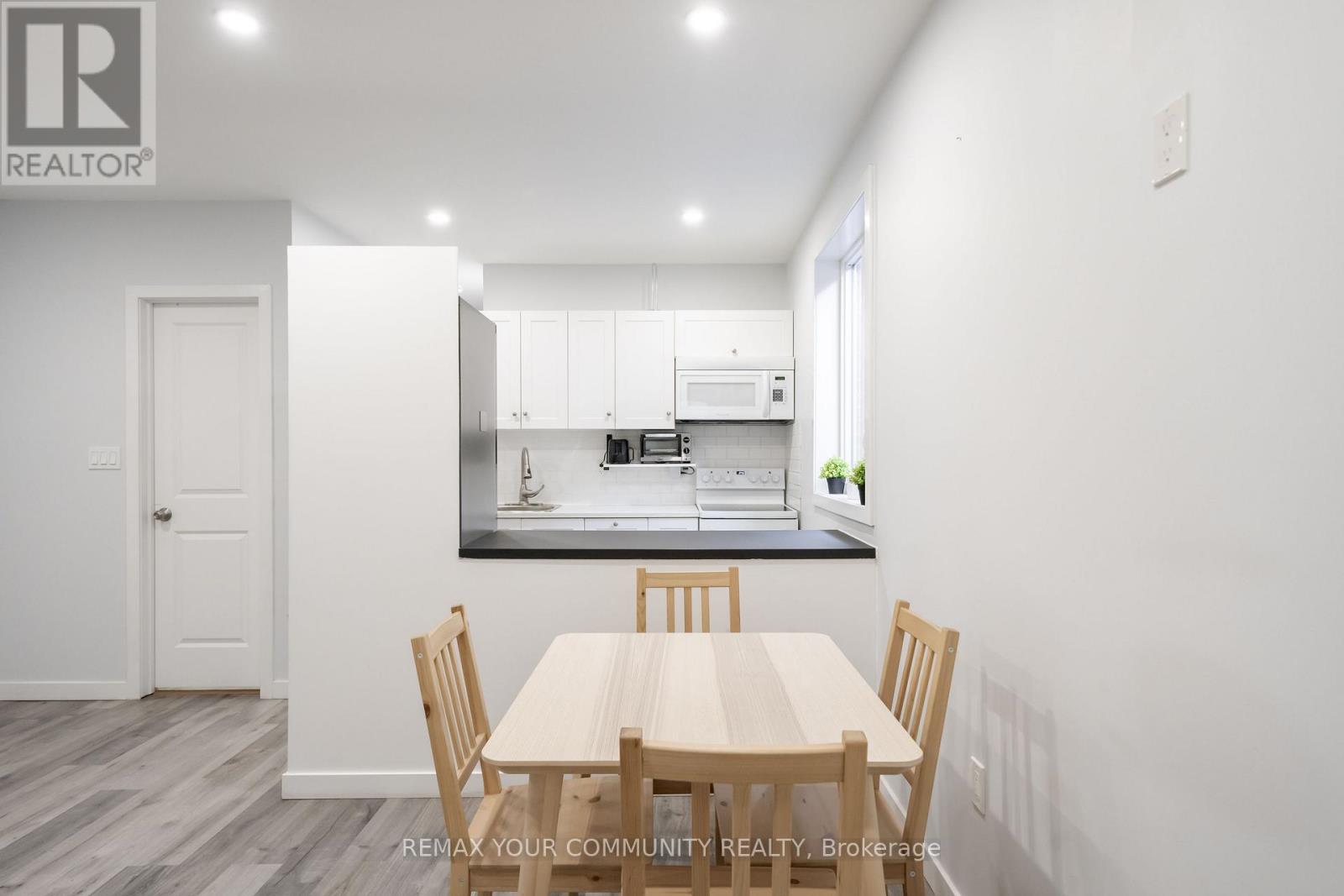 Main - 50 Brownville Avenue, Toronto, Ontario  M6N 4L3 - Photo 7 - W13801936