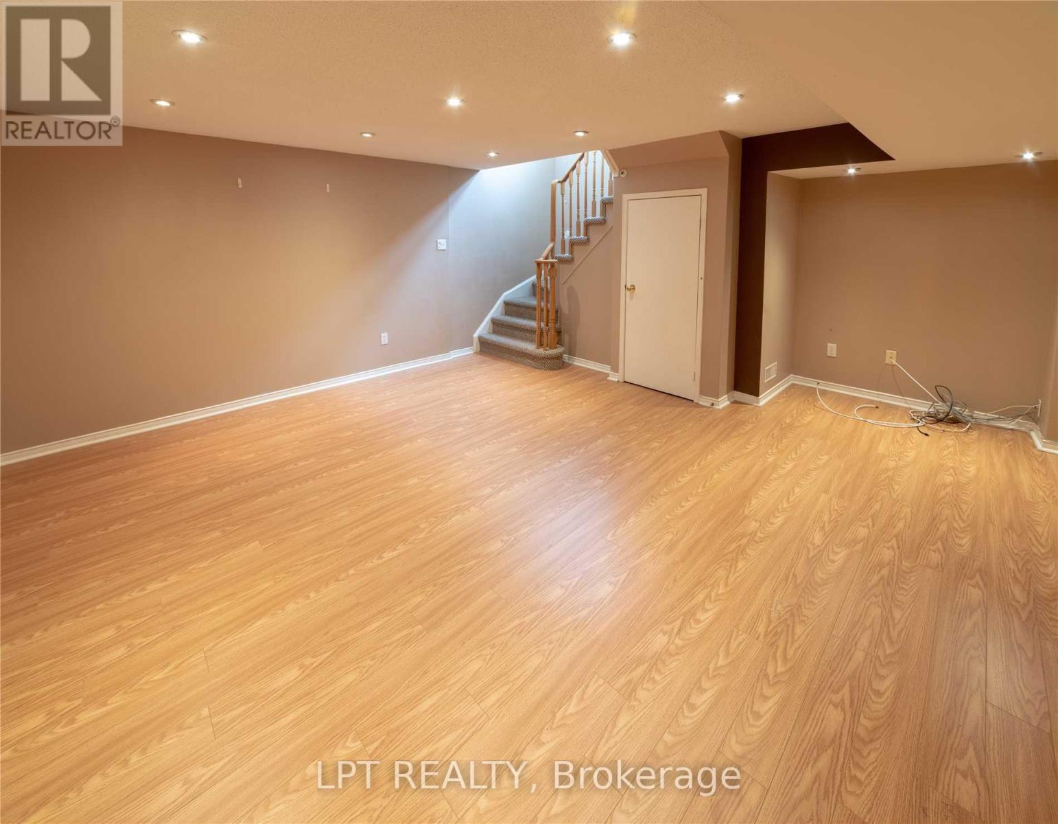 4919 Southampton Drive, Mississauga, Ontario  L5M 7P9 - Photo 10 - W13801954