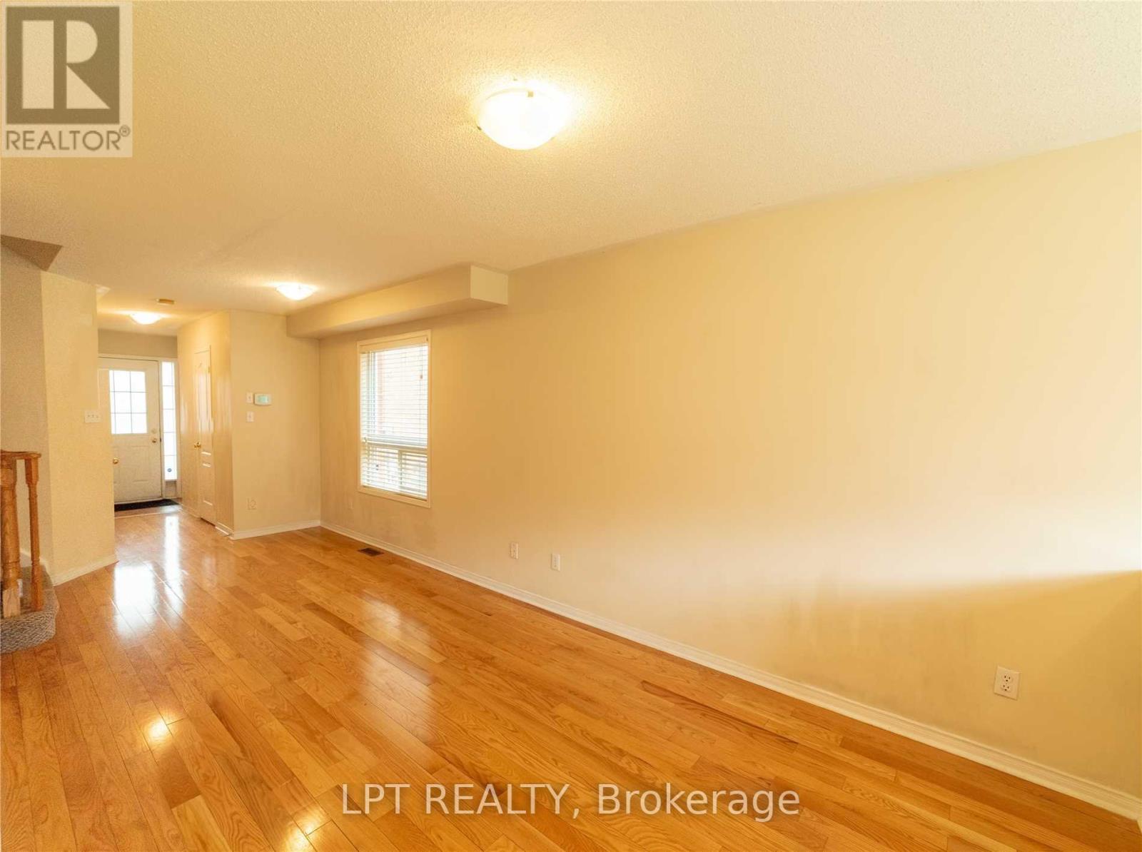 4919 Southampton Drive, Mississauga, Ontario  L5M 7P9 - Photo 3 - W13801954