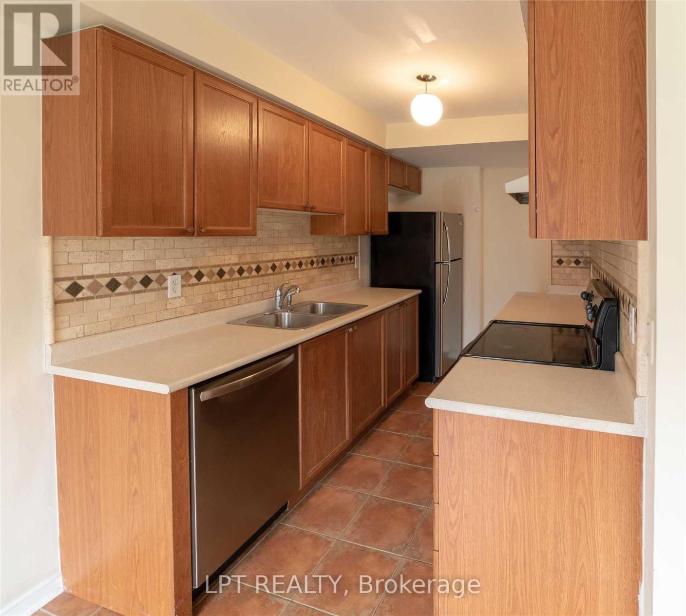 4919 Southampton Drive, Mississauga, Ontario  L5M 7P9 - Photo 5 - W13801954