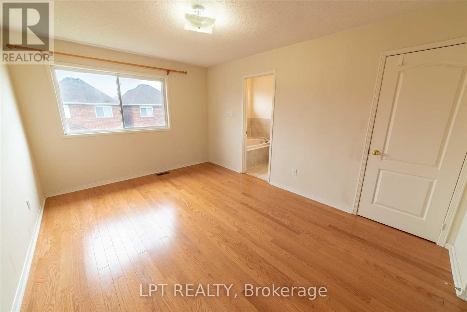 4919 Southampton Drive, Mississauga, Ontario  L5M 7P9 - Photo 6 - W13801954