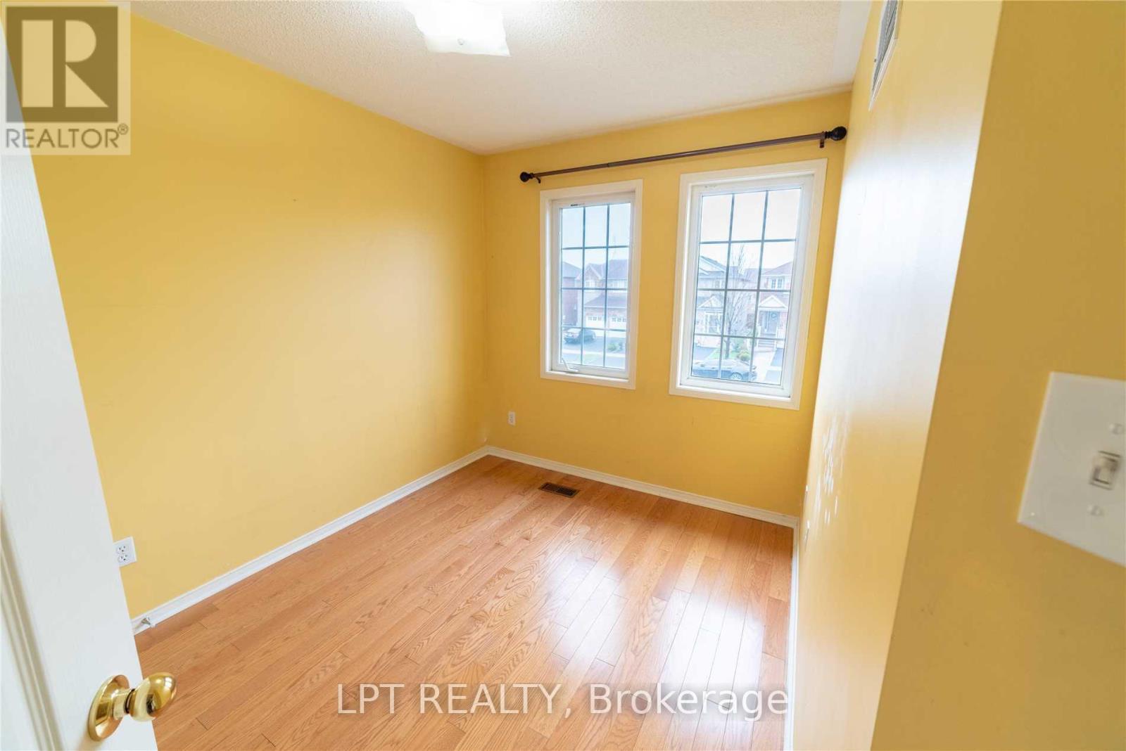 4919 Southampton Drive, Mississauga, Ontario  L5M 7P9 - Photo 8 - W13801954