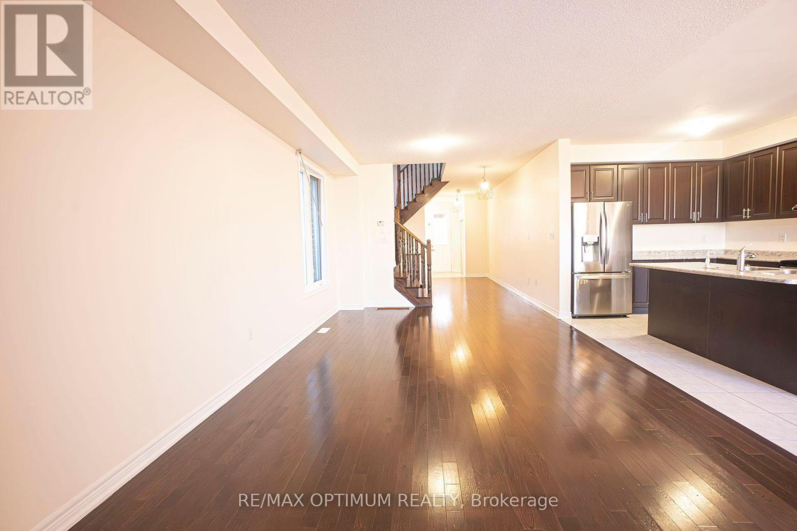 16 Vezna Crescent, Brampton, Ontario  L6X 5K5 - Photo 5 - W13801980