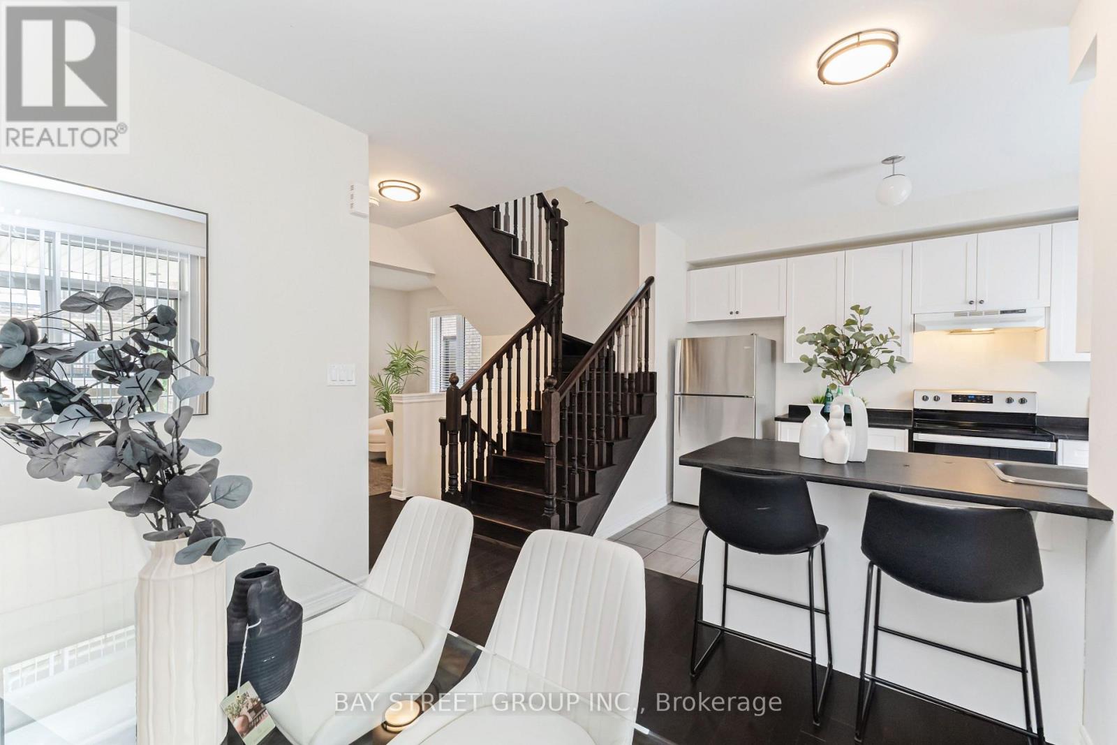 53 Fruitvale Circle, Brampton, Ontario  L7A 5B9 - Photo 13 - W13802000