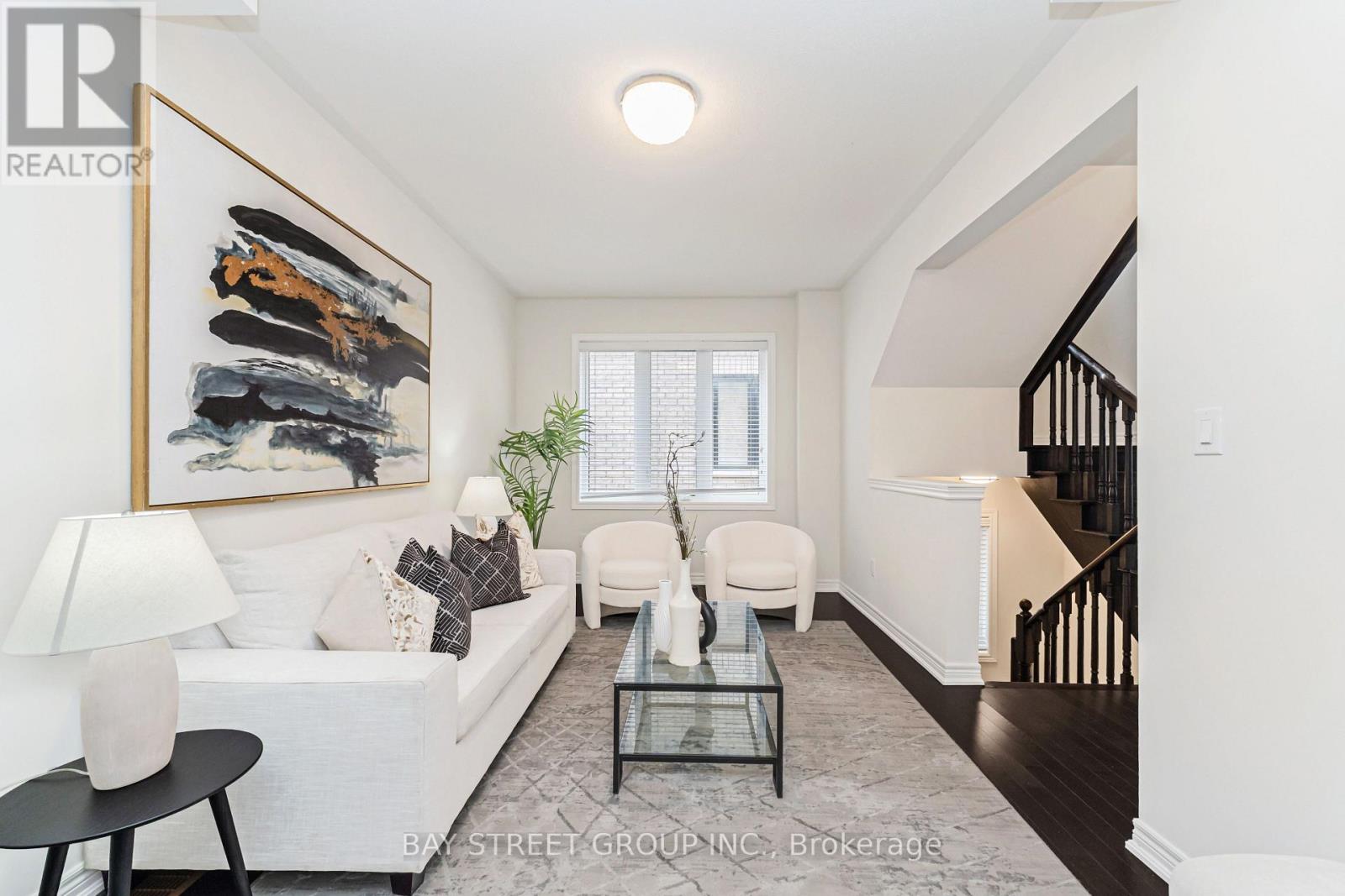 53 Fruitvale Circle, Brampton, Ontario  L7A 5B9 - Photo 7 - W13802000