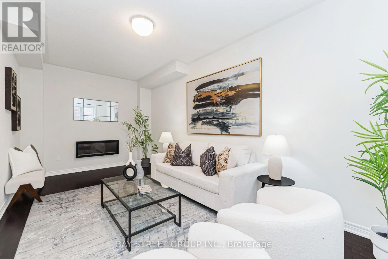 53 Fruitvale Circle, Brampton, Ontario  L7A 5B9 - Photo 9 - W13802000
