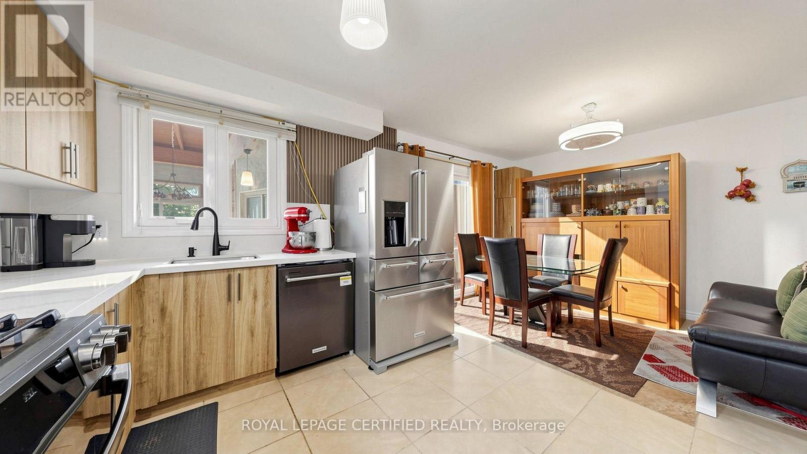 3847 Morning Star Drive, Mississauga, Ontario  L4T 3K2 - Photo 8 - W13802014