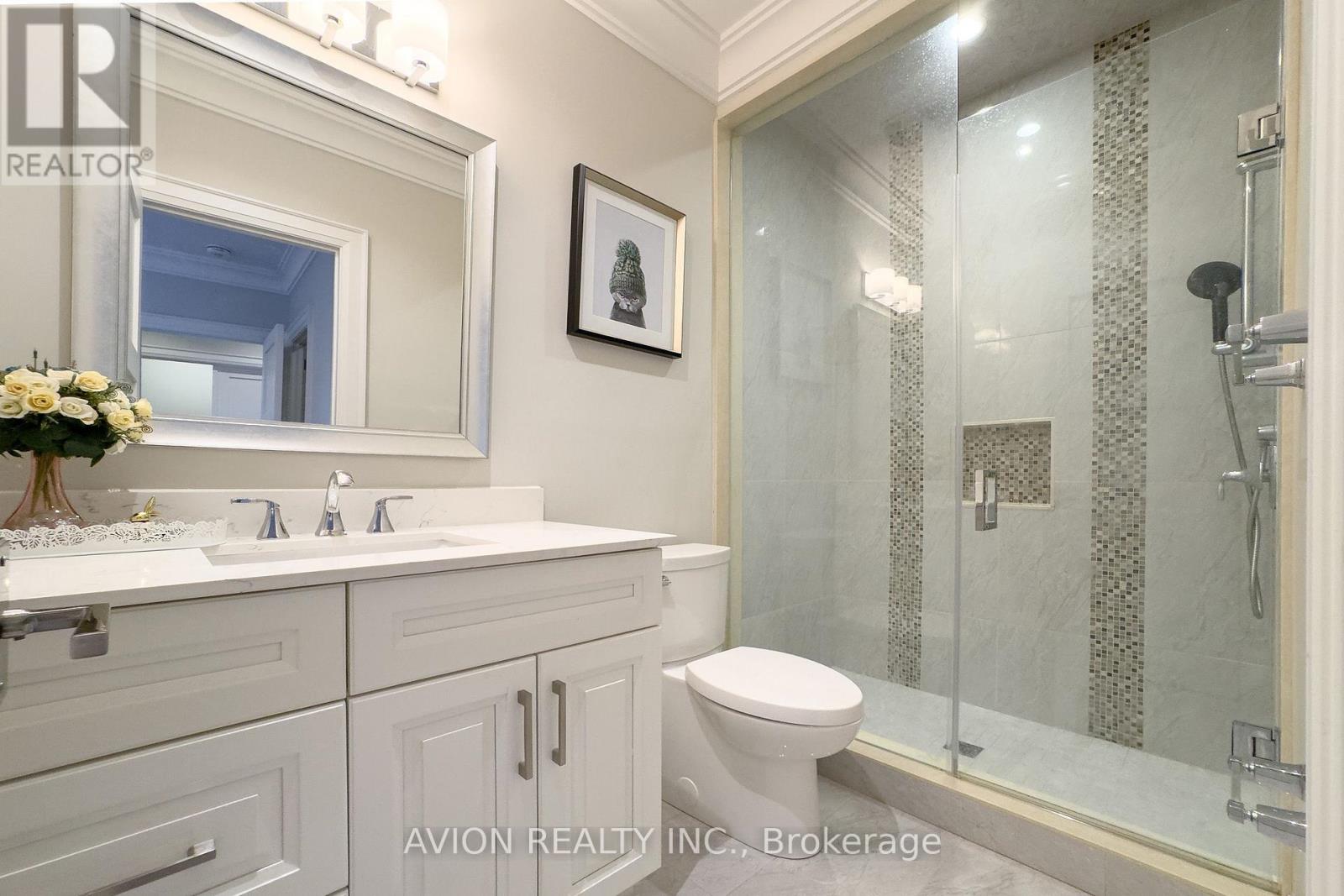 220 Falstaff Avenue, Toronto, Ontario  M6L 2E9 - Photo 21 - W13802044