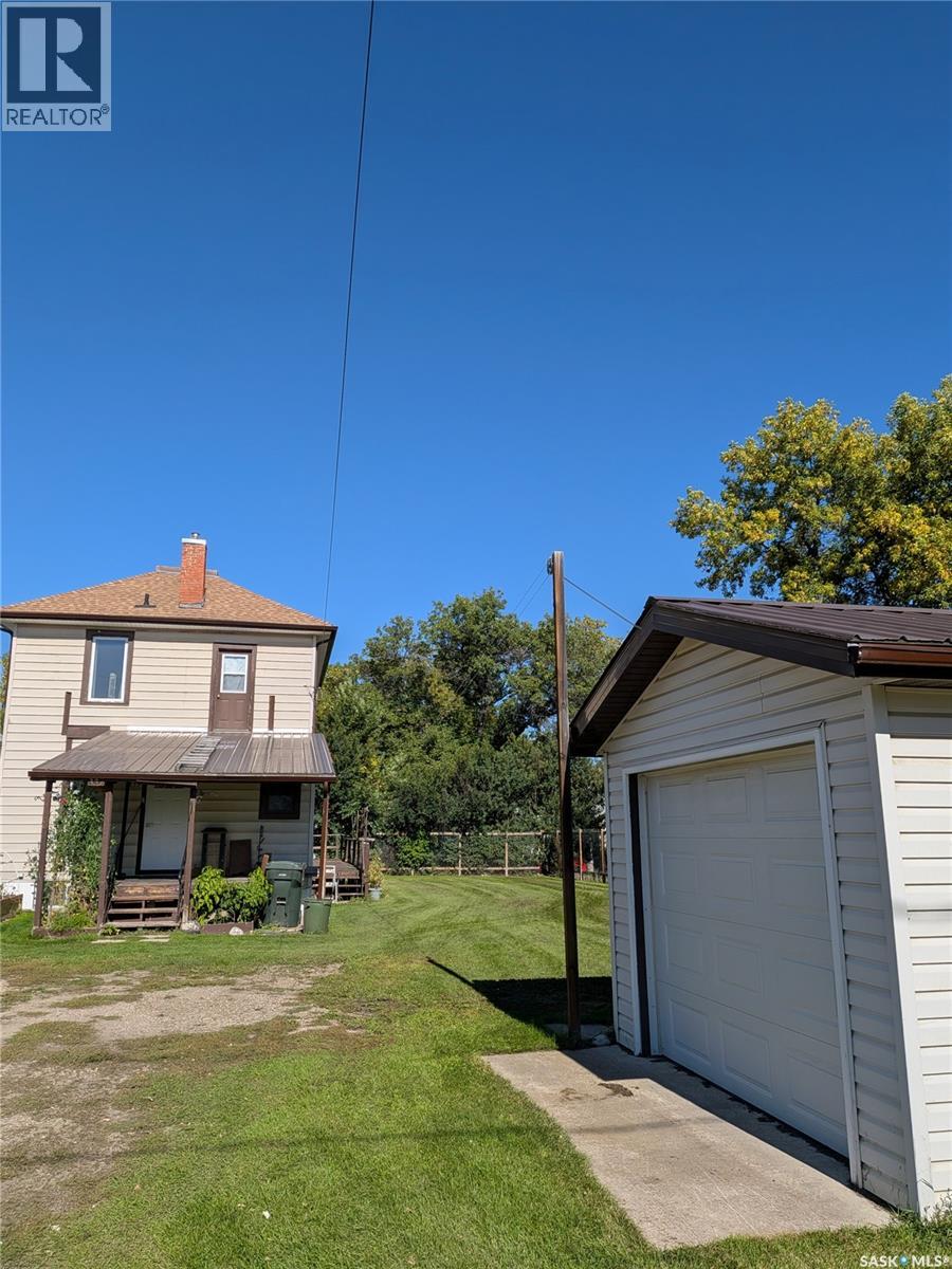 337 9th Street E, Prince Albert, Saskatchewan  S6V 0X9 - Photo 11 - SK048830