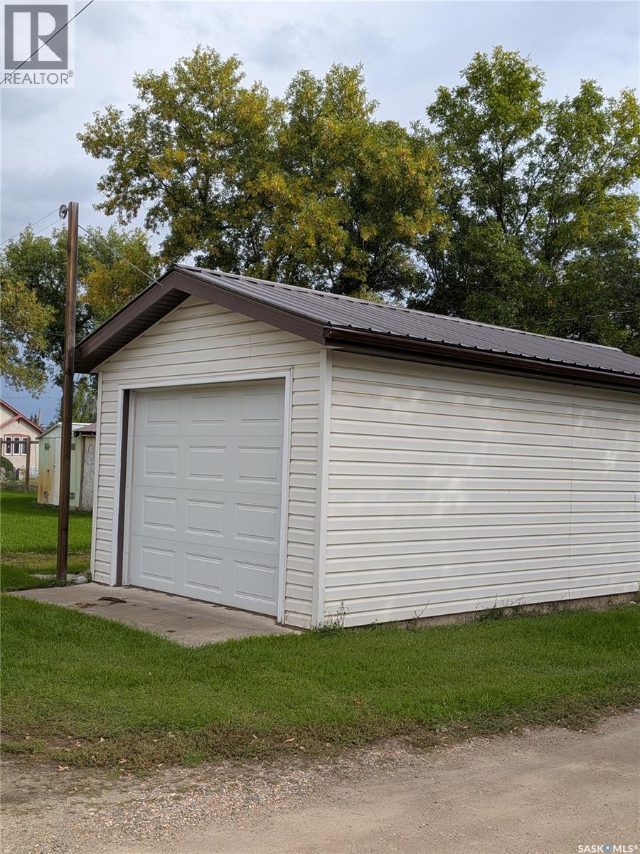 337 9th Street E, Prince Albert, Saskatchewan  S6V 0X9 - Photo 15 - SK048830