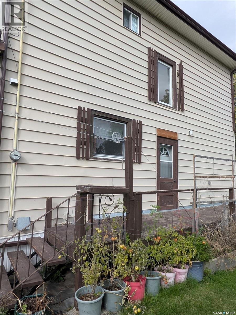 337 9th Street E, Prince Albert, Saskatchewan  S6V 0X9 - Photo 8 - SK048830