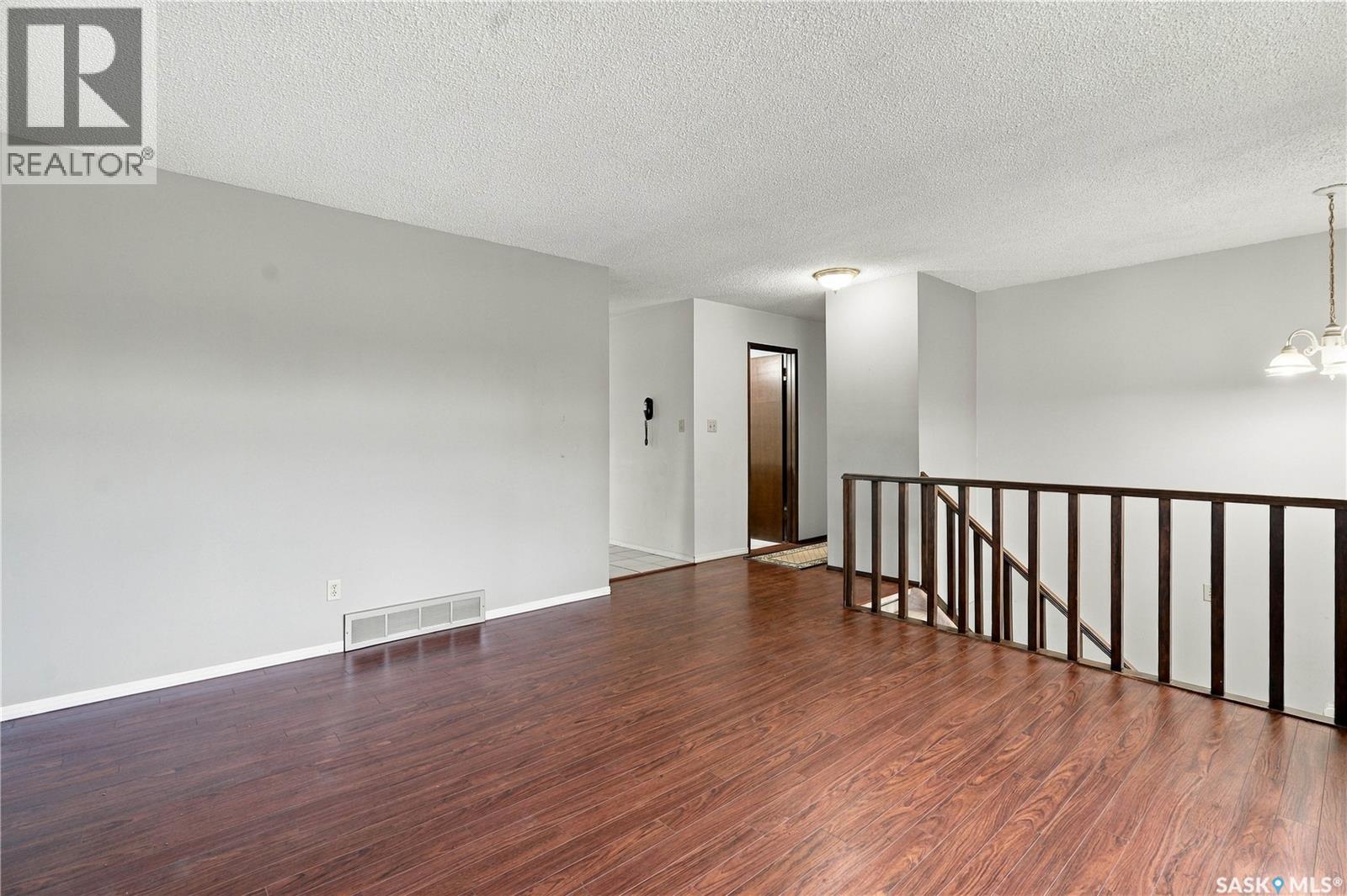 618 Priel Court, Saskatoon, Saskatchewan  S7M 4K6 - Photo 6 - SK048816