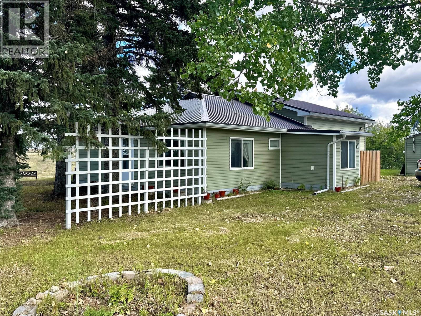 709 2nd Street, Chamberlain, Saskatchewan  S0G 0R0 - Photo 1 - SK048716