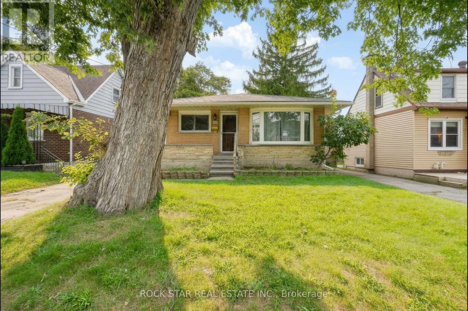 82 FRANKLIN STREET N, Kitchener, Ontario