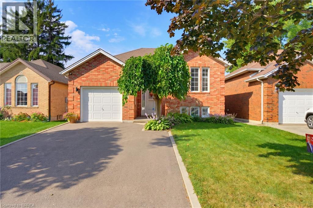 10 NOBLE Court, Brantford, Ontario