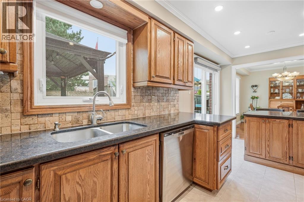 607 Clover Park Crescent, Milton, Ontario  L9T 4T7 - Photo 14 - 40863911