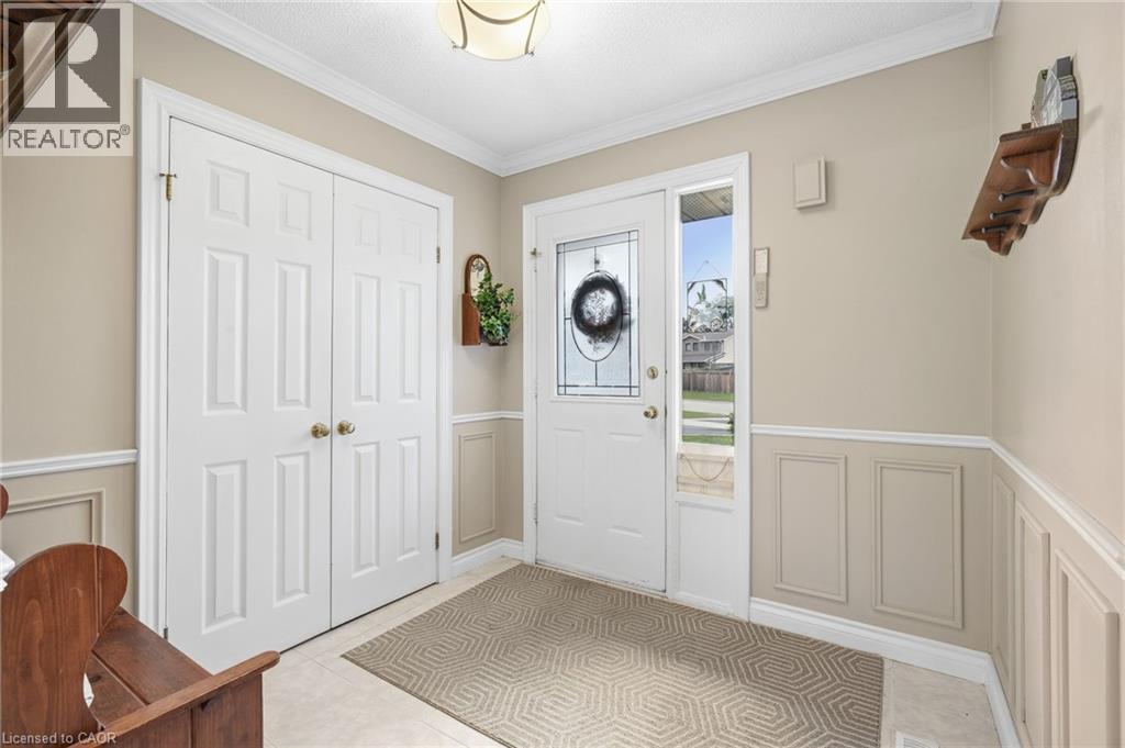 607 Clover Park Crescent, Milton, Ontario  L9T 4T7 - Photo 4 - 40863911