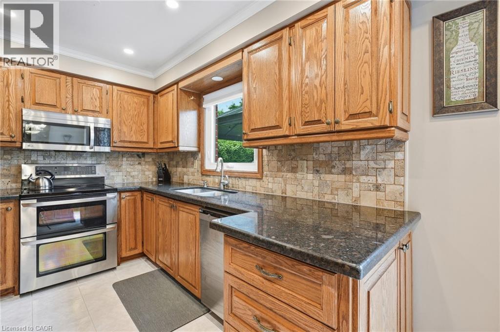 607 Clover Park Crescent, Milton, Ontario  L9T 4T7 - Photo 11 - 40863911